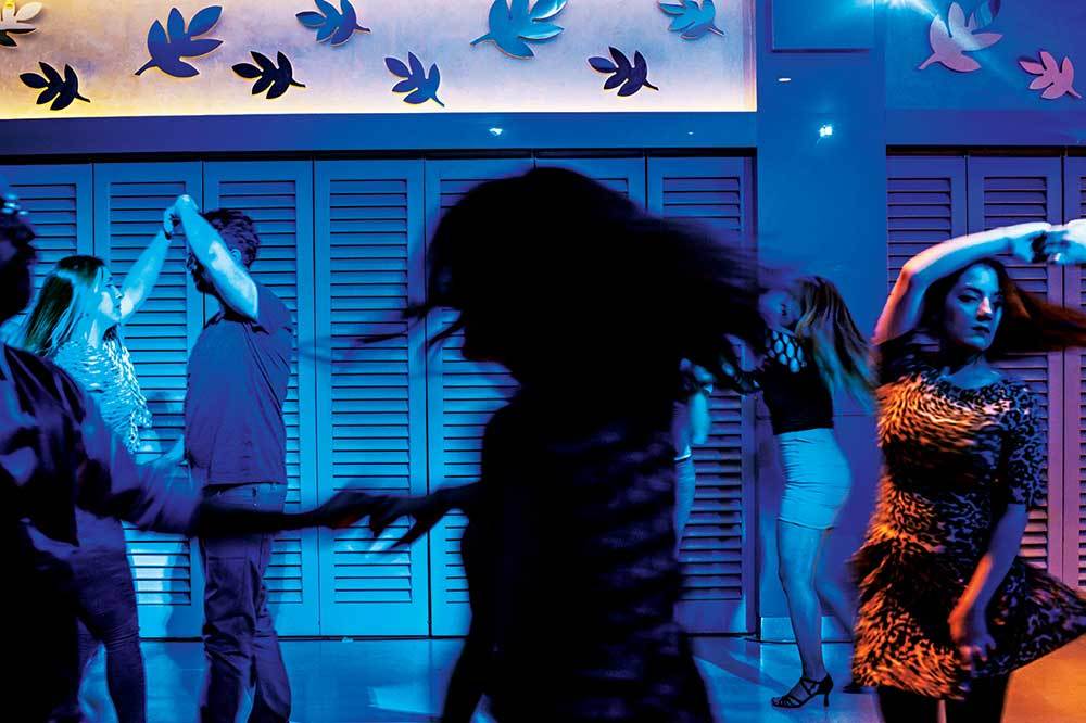 Acıya Karşı Dans Dans Dans