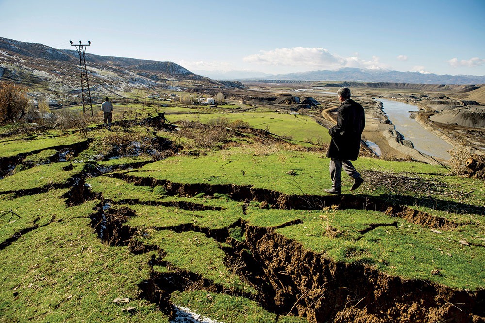 Bir Mezra Yok Oluyor