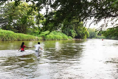 Sen Sevdiğim Bir Dünyaya Aitsin: Gabriel García Márquez ve Yalnızlıklar Kıtası 11g1