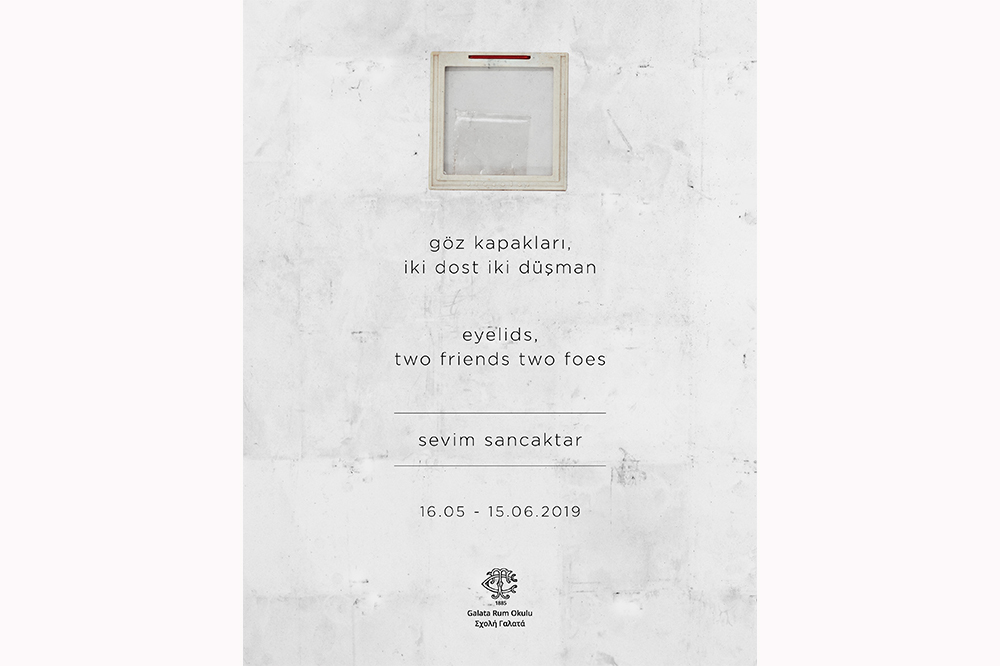 Gözkapakları, İki Dost İki Düşman...