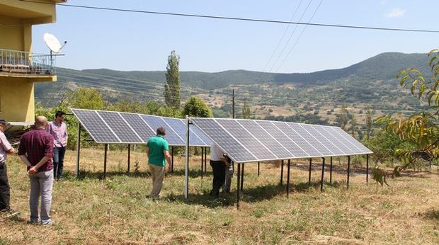 Güneş Enerjisi Santralini Köyüne Kurdu