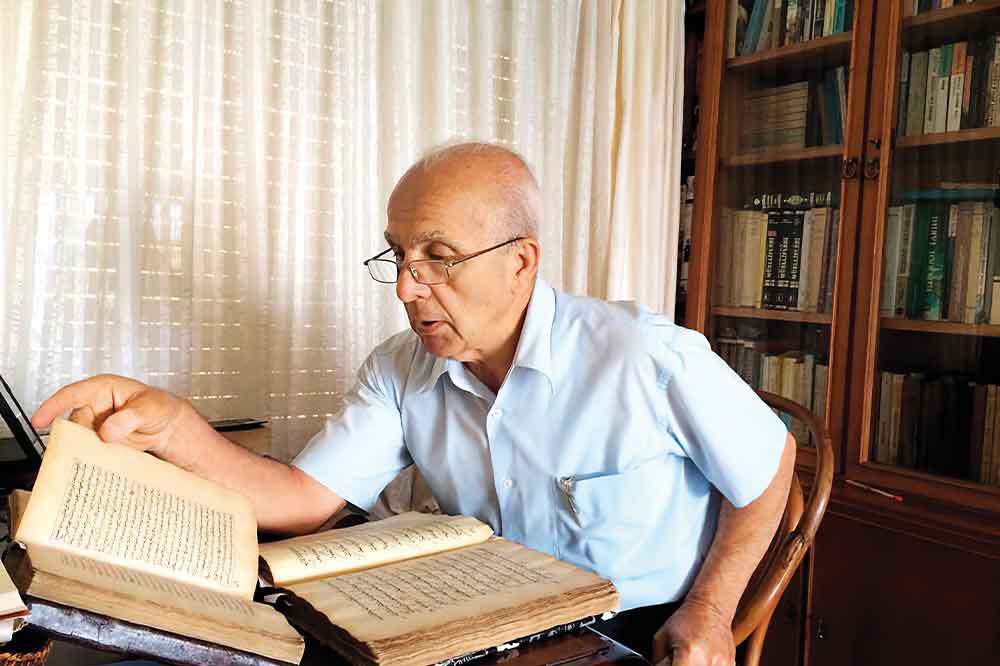 “Harf Devrimi cumhuriyeti ilelebet ayakta tutacak en önemli devrimdir.”