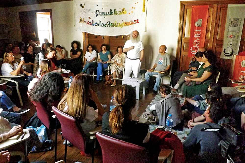 Hayat Ağacının Seslerinde