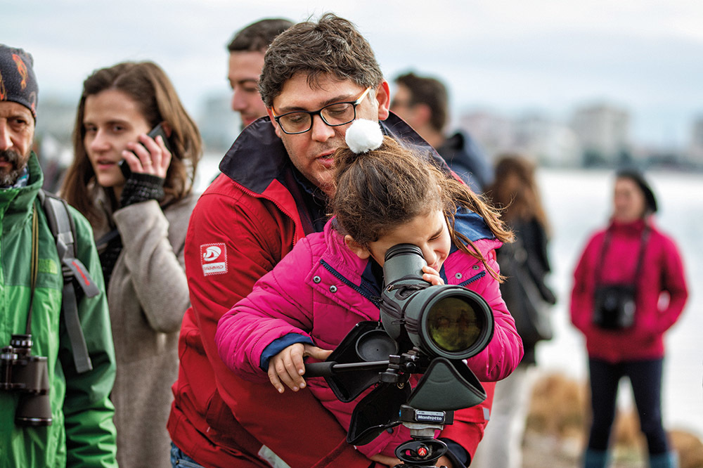 Magma Okurları Flamingolar İçin Yürüdü