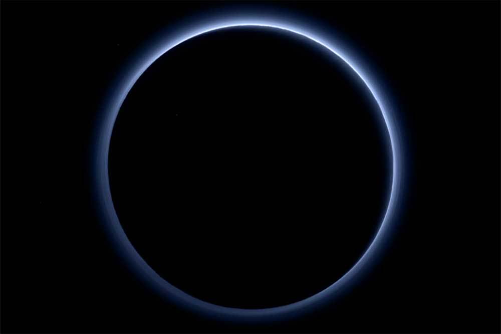 NASA Açıkladı: Plüton'da Mavi Gökyüzü ve Su Var