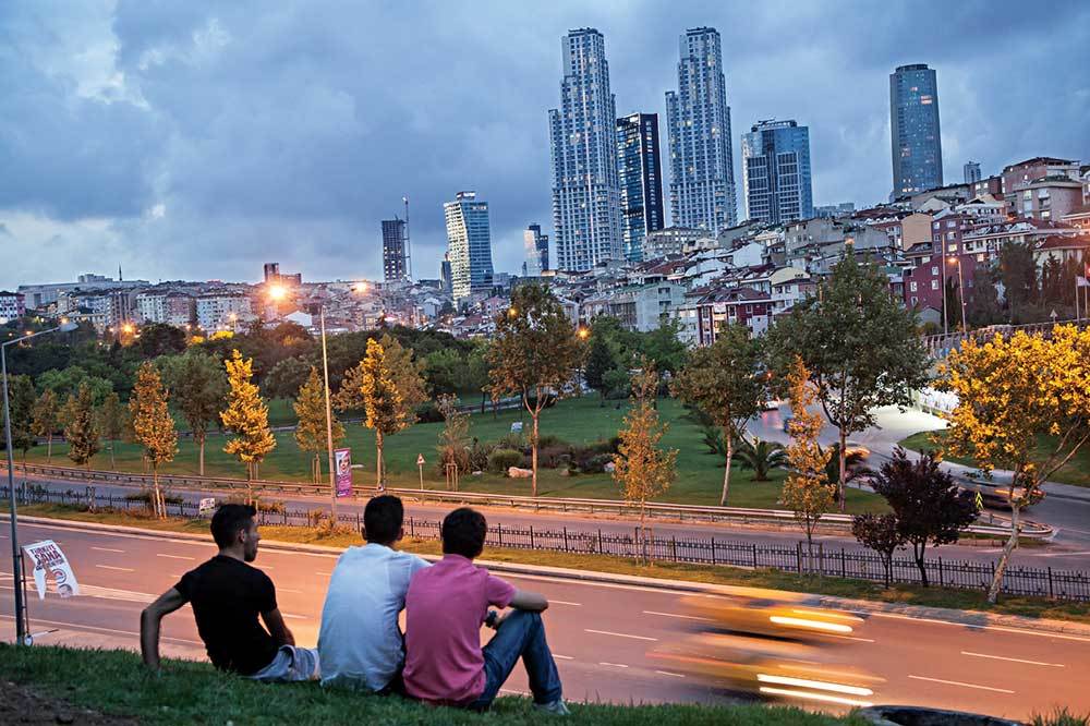 Okmeydanı, Geleceğini Arayan Semt