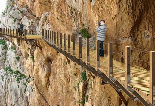 Ölüm Yolu Ziyaretçilerini Bekliyor