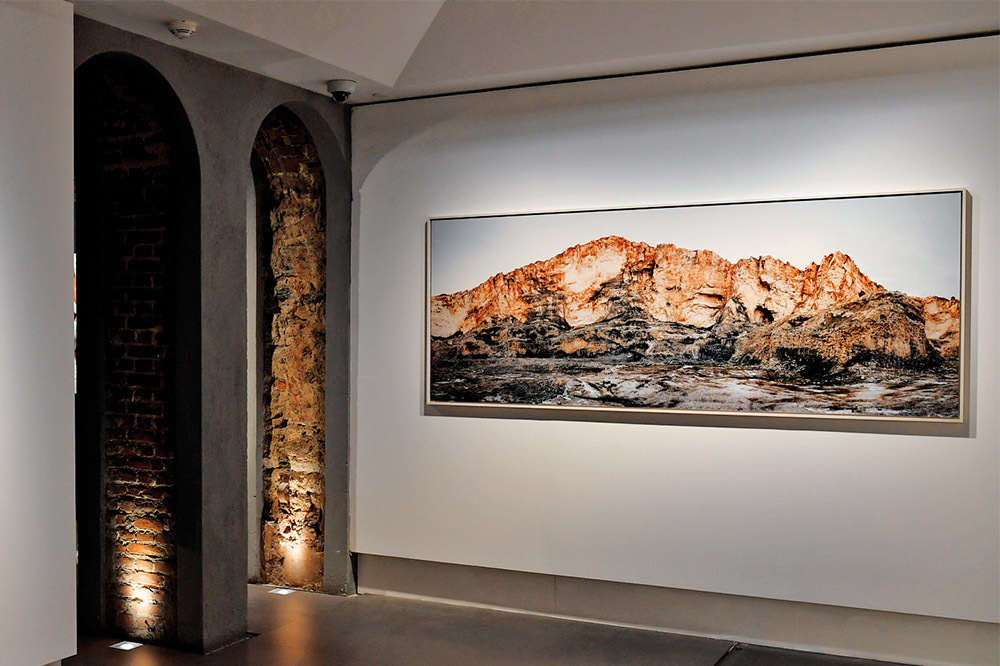 Oyuklar ve Höyükler Göbekli Tepe’ye Bir Bakış