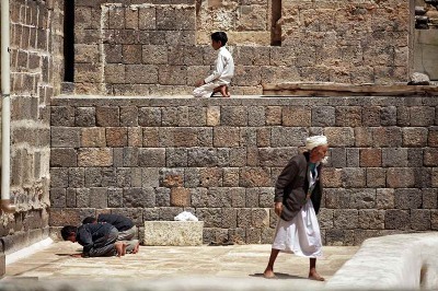 Boz Toprağın Üzerinde Yemen   