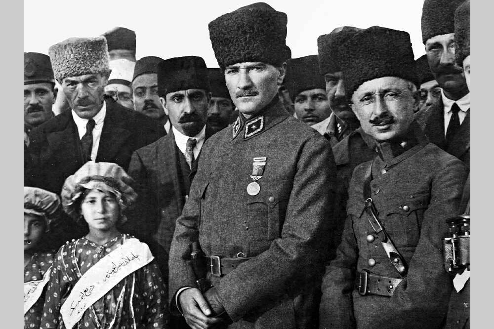 Cumhuriyet Önce Çocuklarını Kurtardı 4