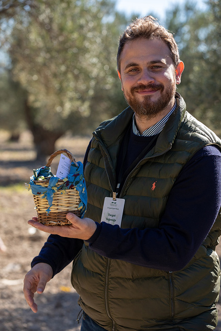 Zeytin Hasadı Kuşaklar Boyu Yaşasın 3